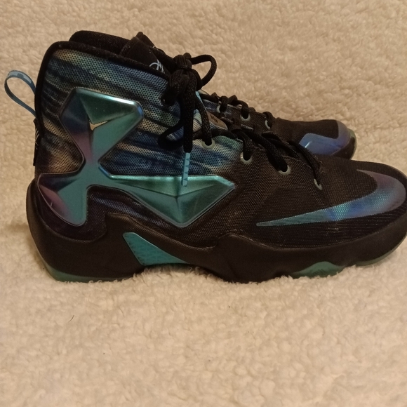 LeBron 13 Summit Lake Hornets - Picture 5 of 9